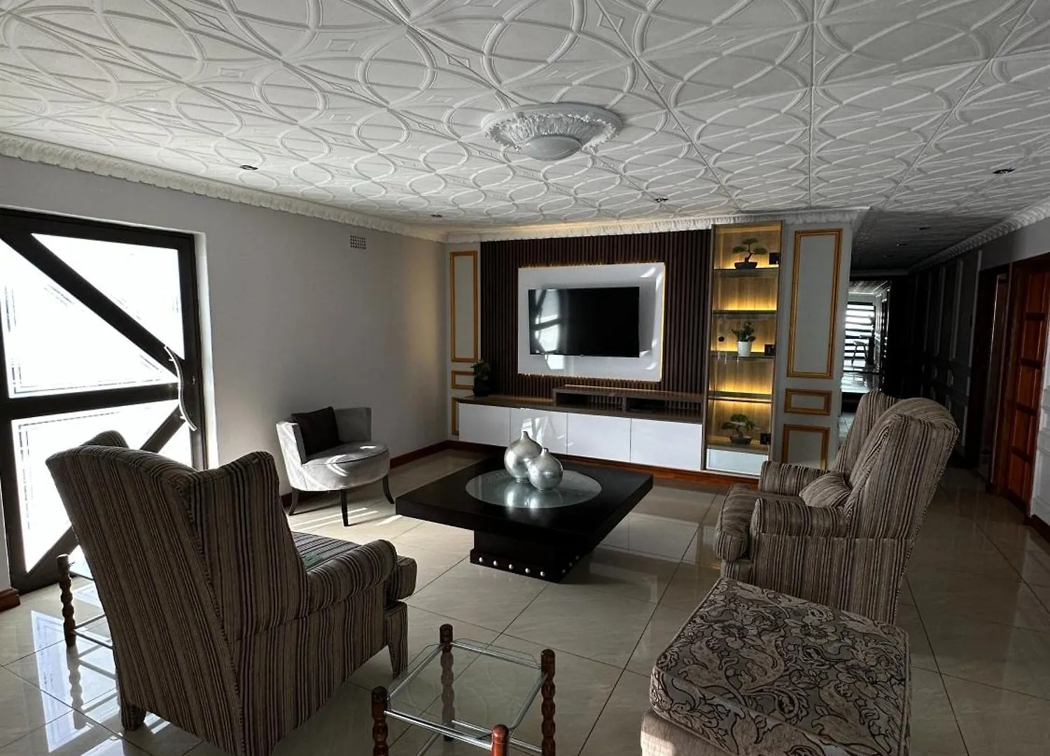 Luxurious 4 Bedroom Family Home Le Cap